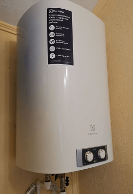 Электрический водонагреватель Electrolux EWH 100 Formax DL